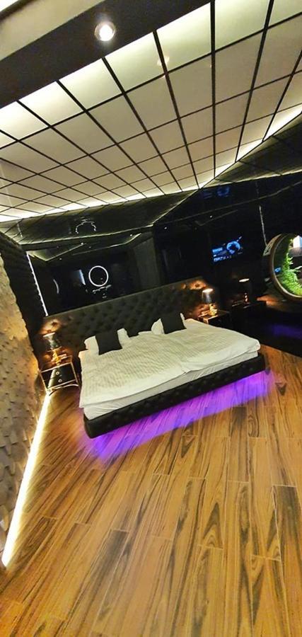 Hotel Ramka & Restaurant & Wine Bar Aparthotel